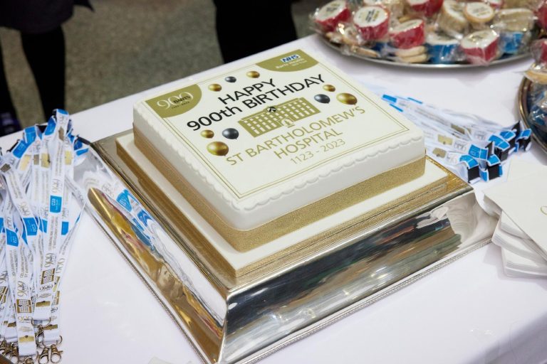 The 900 celebration cake